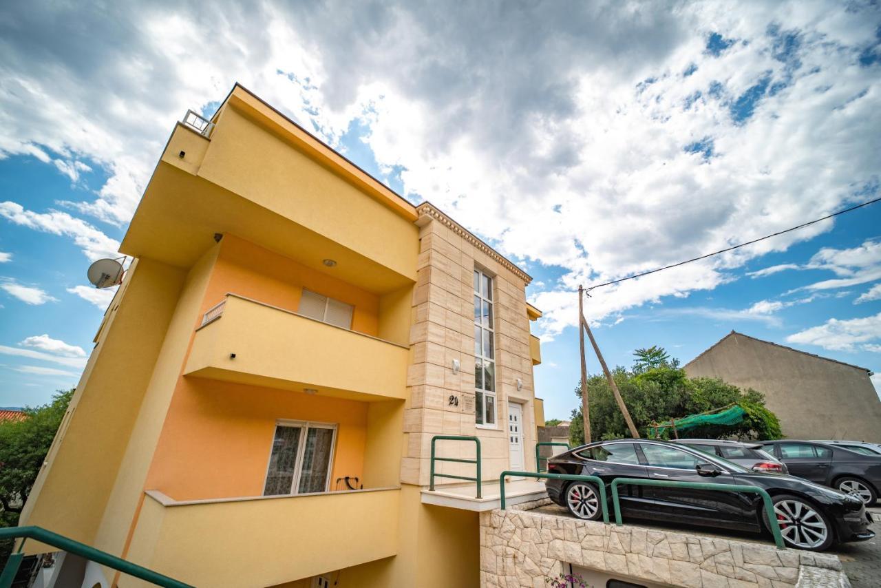 Apartments Vesna Gradac  Eksteriør billede
